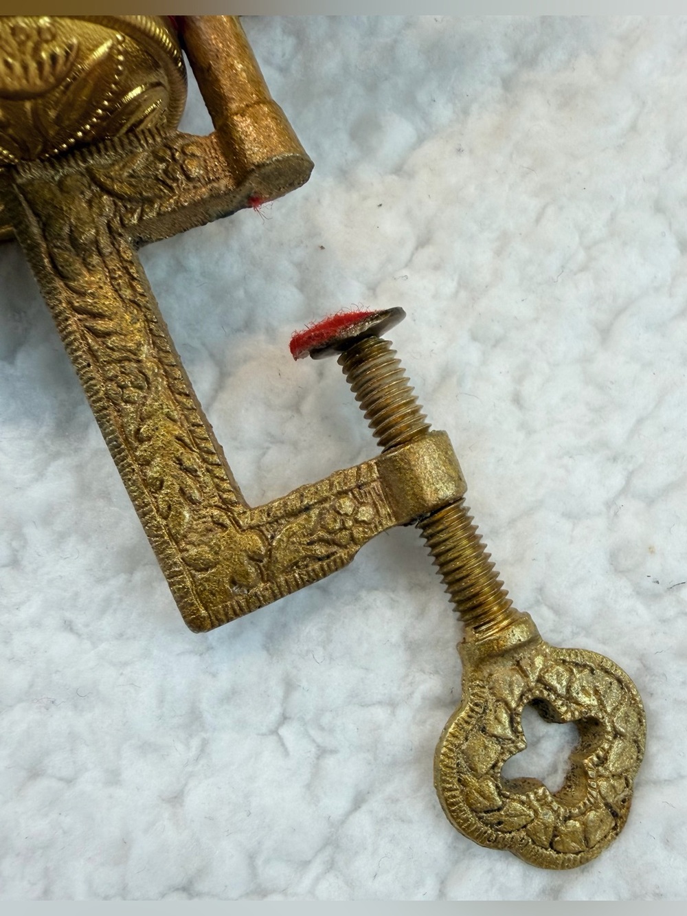 (VTG) Japanese Gold-Tone Ornate Bird Sewing Clamp with Red Pin Cushions, OS - Picture 2 of 16